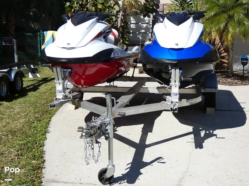 Slide: The Image of Yamaha FZR & FZS 2016 - 12035057