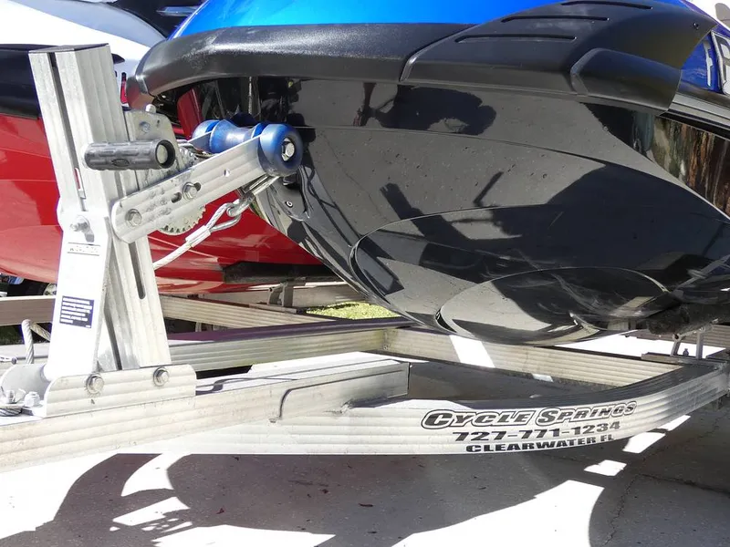 Slide: The Image of Yamaha FZR & FZS 2016 - 12035073