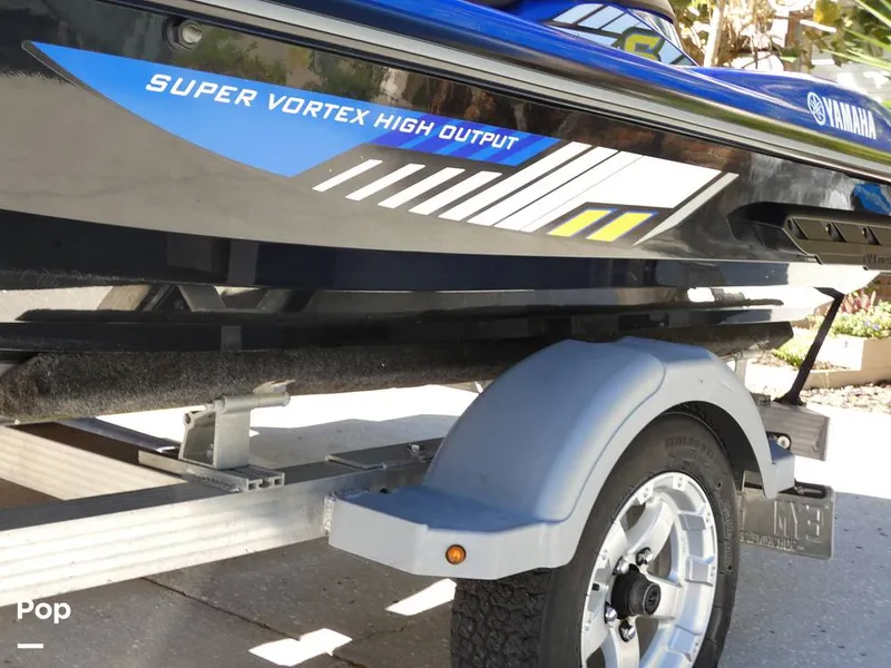 Slide: The Image of Yamaha FZR & FZS 2016 - 12035075