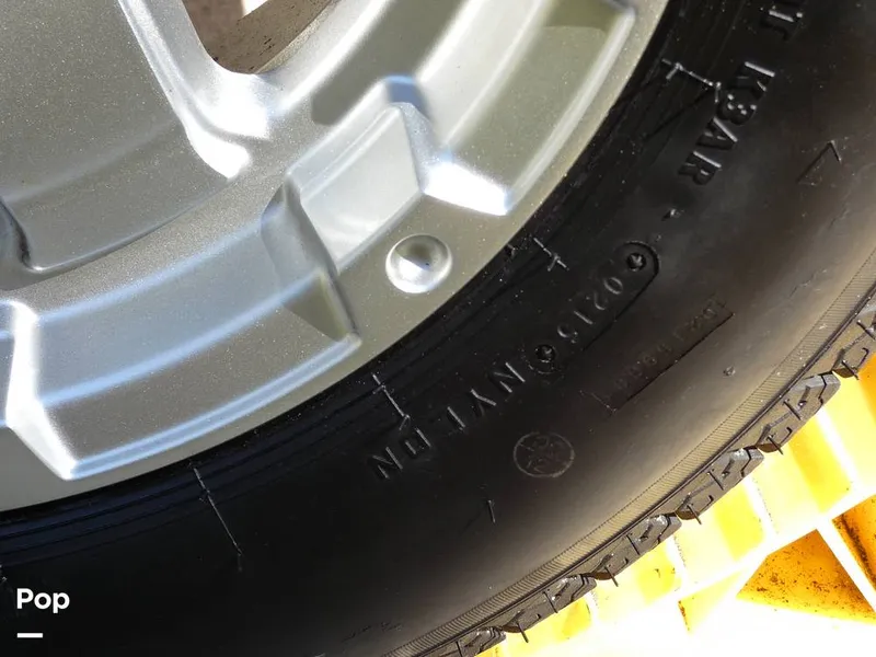 Slide: The Image of Yamaha FZR & FZS 2016 - 12035089