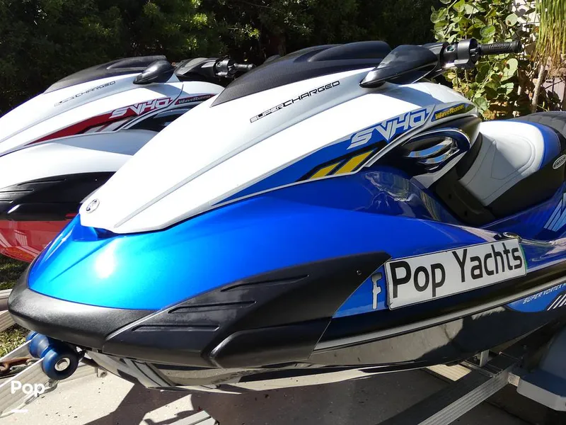 Slide: The Image of Yamaha FZR & FZS 2016 - 12035097