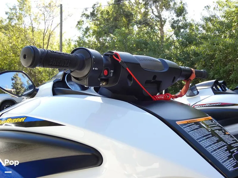 Slide: The Image of Yamaha FZR & FZS 2016 - 12035175