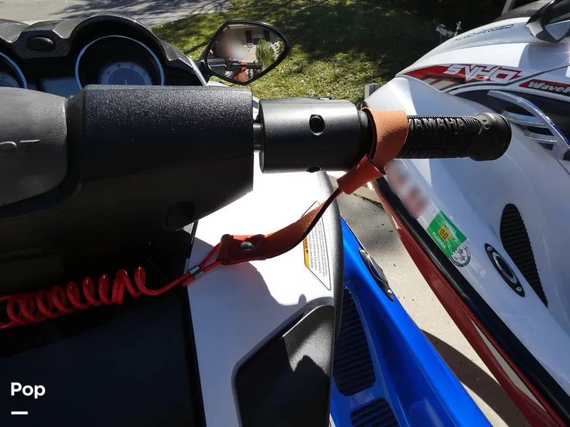 Slide: The Image of Yamaha FZR & FZS 2016 - 12035112