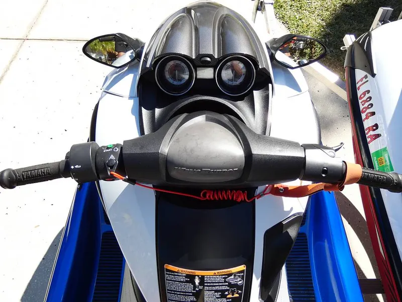 Slide: The Image of Yamaha FZR & FZS 2016 - 12035116