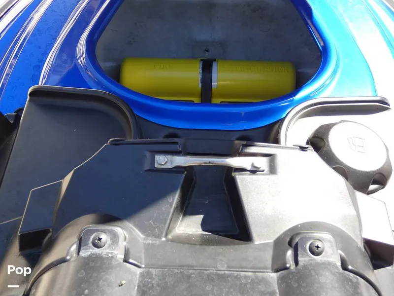 Slide: The Image of Yamaha FZR & FZS 2016 - 12035123