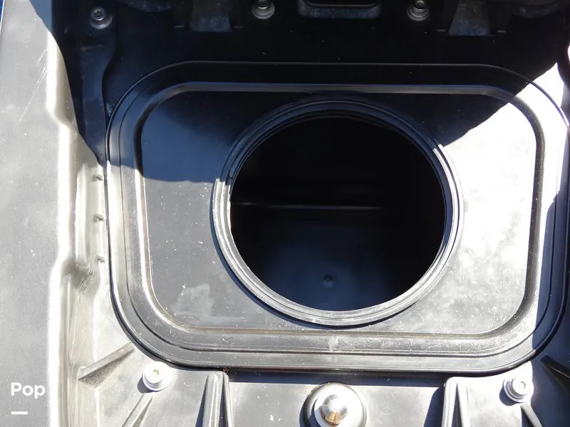 Slide: The Image of Yamaha FZR & FZS 2016 - 12035127