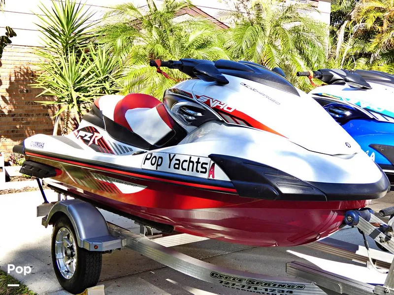 Slide: The Image of Yamaha FZR & FZS 2016 - 12035136