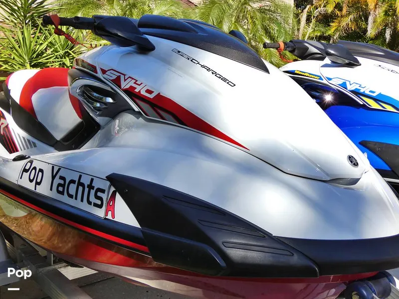 Slide: The Image of Yamaha FZR & FZS 2016 - 12035140