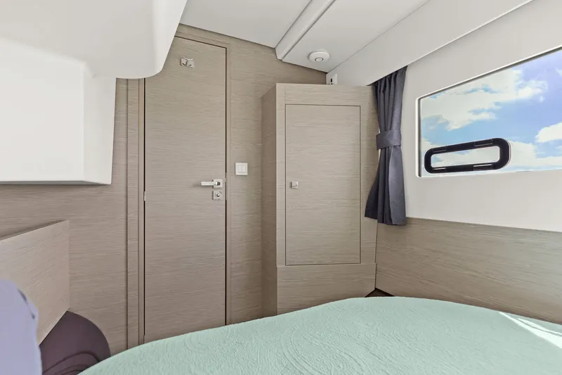 Slide: The Image of Fountaine Pajot MY 4.S 2022 - 31