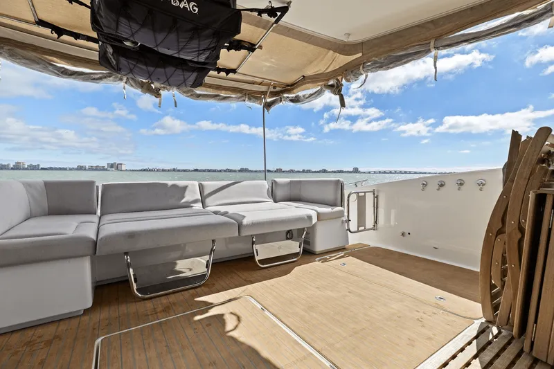 Slide: The Image of Fountaine Pajot MY 4.S 2022 - 33