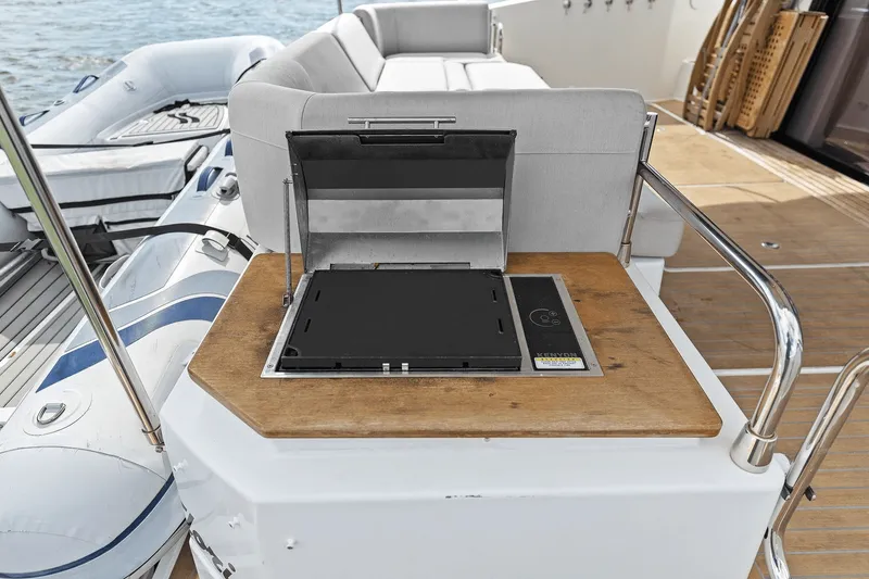 Slide: The Image of Fountaine Pajot MY 4.S 2022 - 36