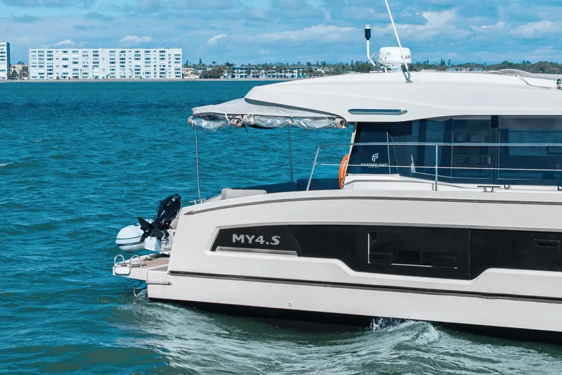 Slide: The Image of Fountaine Pajot MY 4.S 2022 - 4