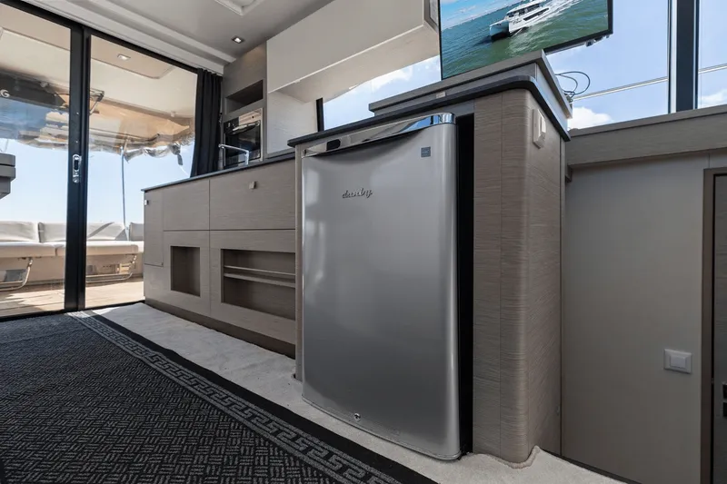 Slide: The Image of Fountaine Pajot MY 4.S 2022 - 50