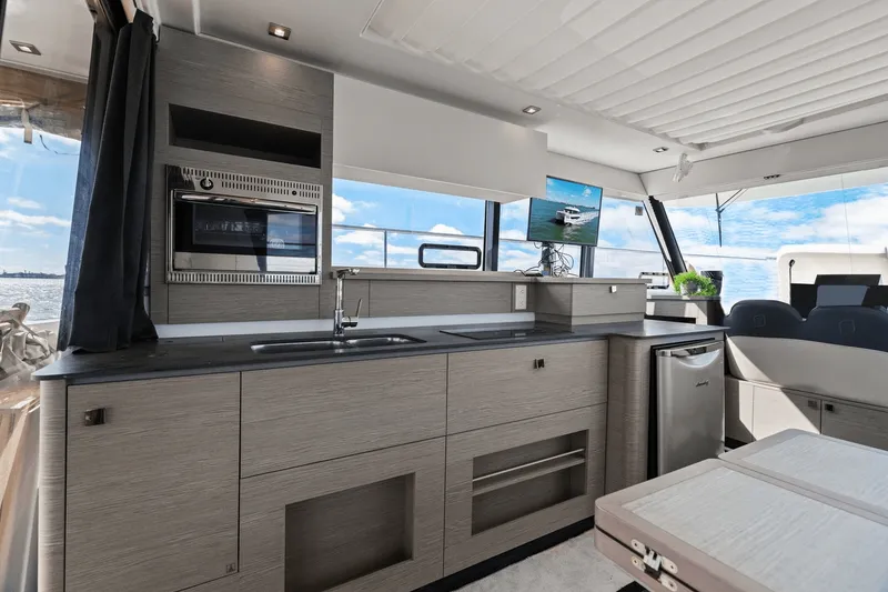 Slide: The Image of Fountaine Pajot MY 4.S 2022 - 51
