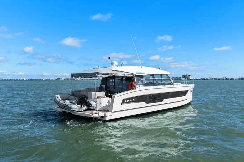 Slide: The Image of Fountaine Pajot MY 4.S 2022 - 6