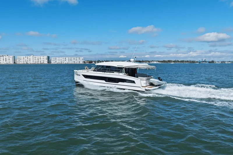 Slide: The Image of Fountaine Pajot MY 4.S 2022 - 9