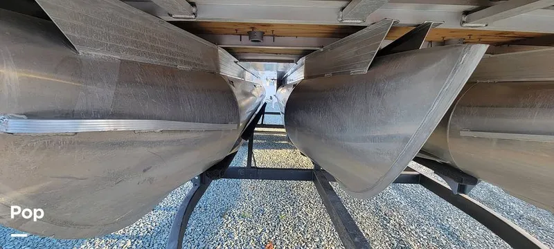 Slide: The Image of Sun Tracker 22 XP3 2019 - 12157438