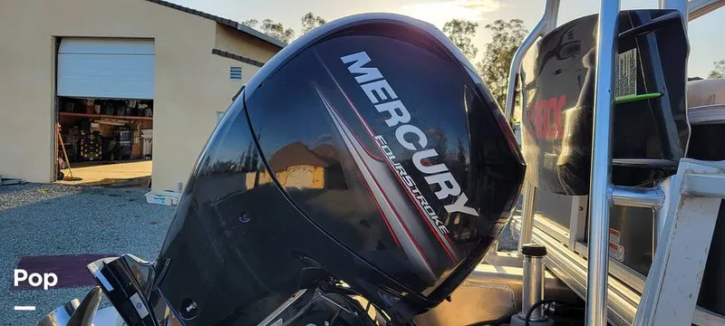 Slide: The Image of Sun Tracker 22 XP3 2019 - 12157443