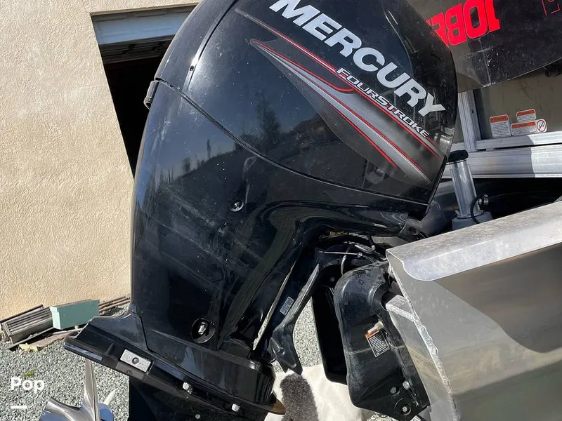 Slide: The Image of Sun Tracker 22 XP3 2019 - 12032188