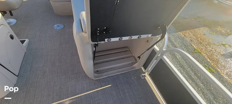 Slide: The Image of Sun Tracker 22 XP3 2019 - 12157497