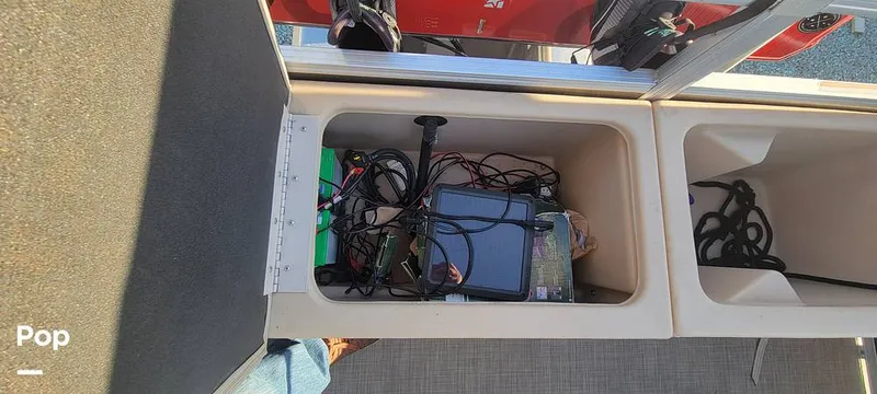 Slide: The Image of Sun Tracker 22 XP3 2019 - 12157506