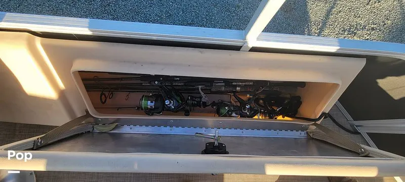 Slide: The Image of Sun Tracker 22 XP3 2019 - 12157509