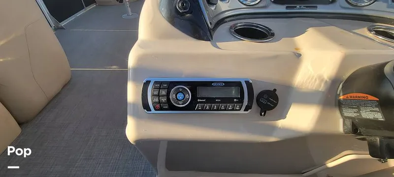 Slide: The Image of Sun Tracker 22 XP3 2019 - 12157511