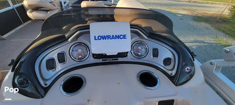 Slide: The Image of Sun Tracker 22 XP3 2019 - 12157512