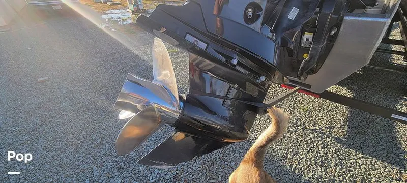 Slide: The Image of Sun Tracker 22 XP3 2019 - 12161038