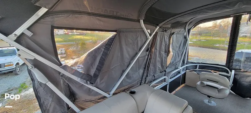 Slide: The Image of Sun Tracker 22 XP3 2019 - 12157385