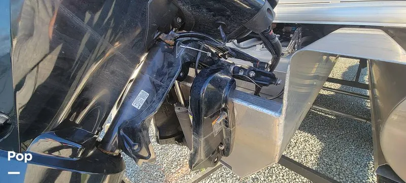 Slide: The Image of Sun Tracker 22 XP3 2019 - 12161041