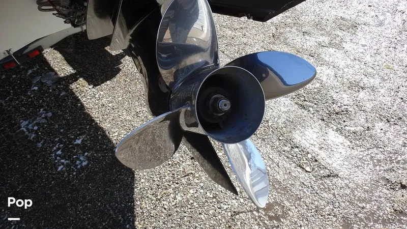 Slide: The Image of Four Blade - 12160685