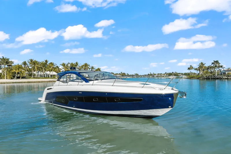 Slide: The Image of Azimut ATLANTIS 45 2025 - 14