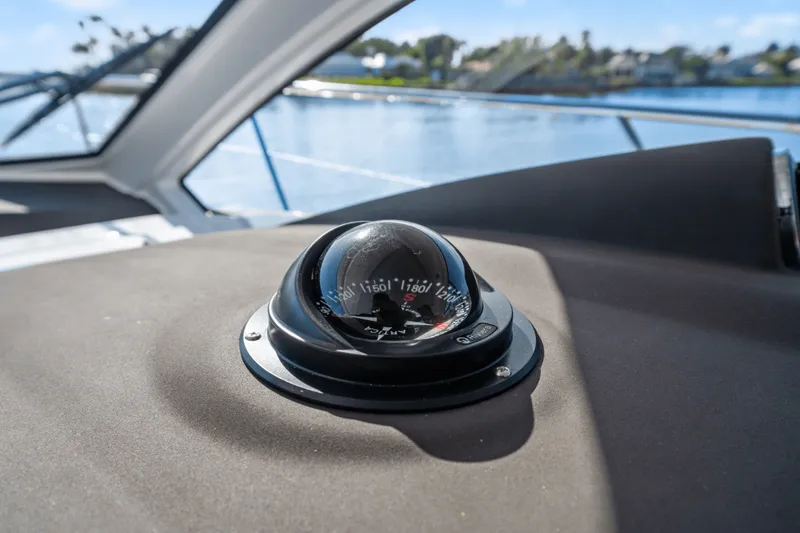 Slide: The Image of Azimut ATLANTIS 45 2025 - 23