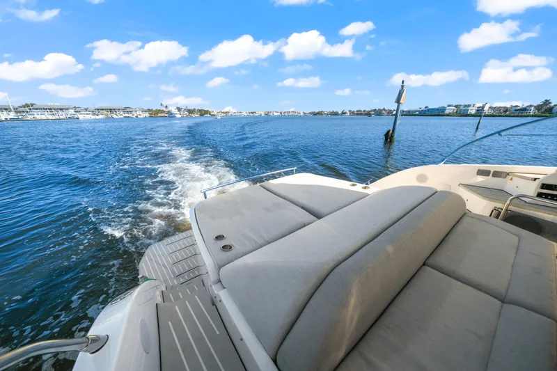 Slide: The Image of Azimut ATLANTIS 45 2025 - 38