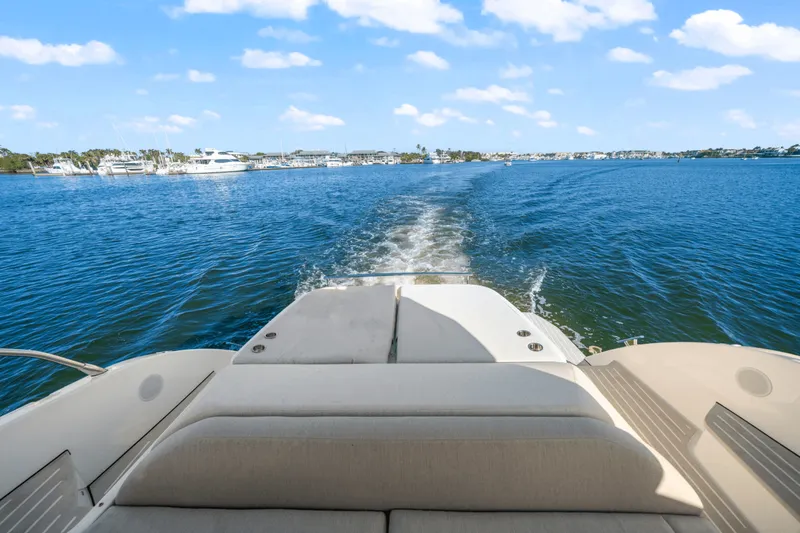 Slide: The Image of Azimut ATLANTIS 45 2025 - 39