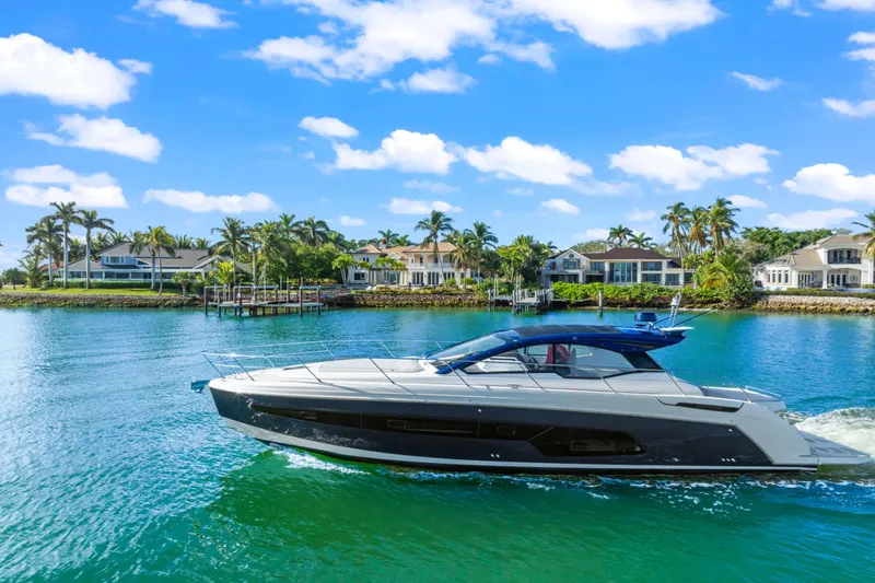 Slide: The Image of Azimut ATLANTIS 45 2025 - 4