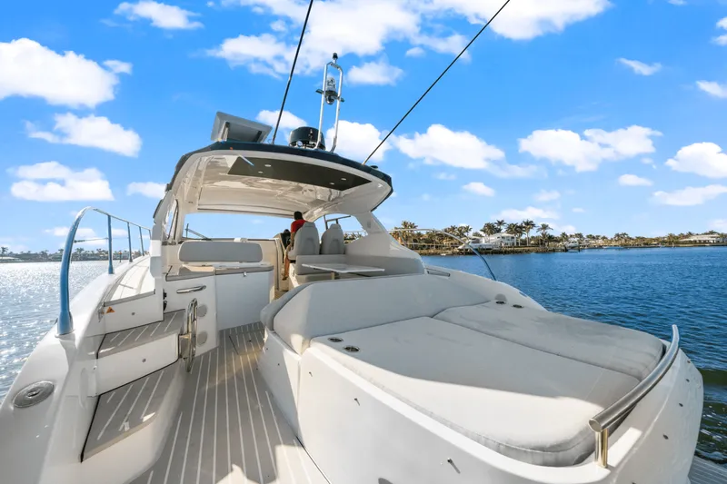 Slide: The Image of Azimut ATLANTIS 45 2025 - 41