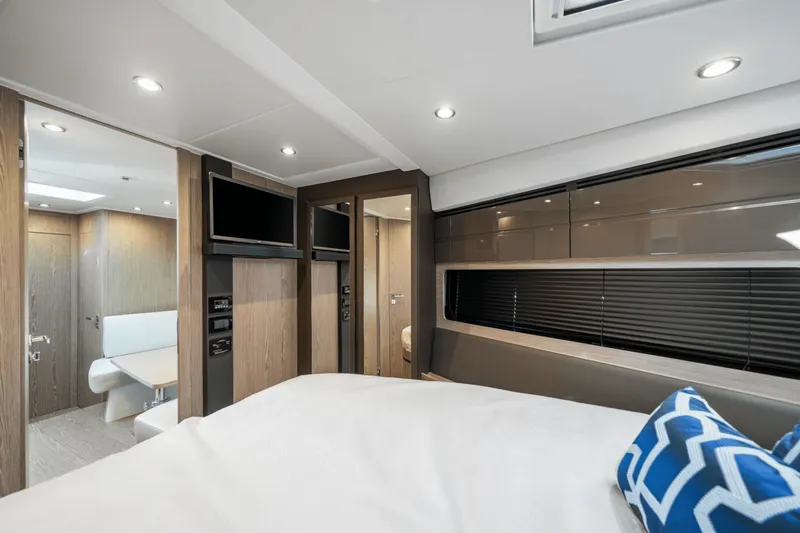 Slide: The Image of Azimut ATLANTIS 45 2025 - 58