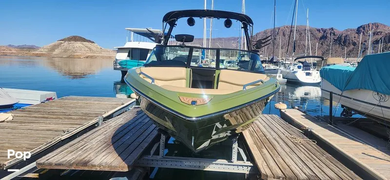 Slide: The Image of Mastercraft XT21 2022 - 12225436