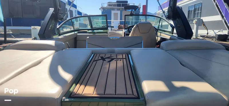 Slide: The Image of Mastercraft XT21 2022 - 12225458