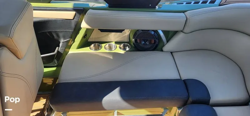 Slide: The Image of Mastercraft XT21 2022 - 12225464