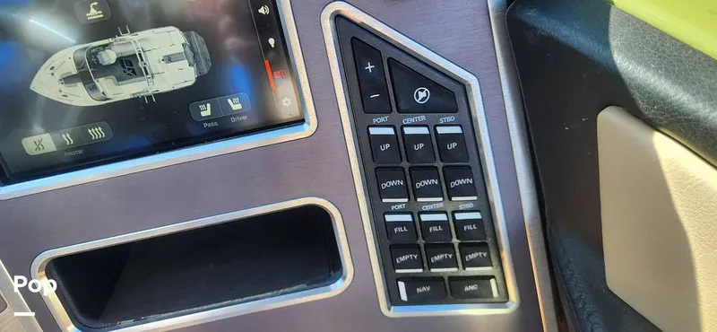 Slide: The Image of Mastercraft XT21 2022 - 12225474