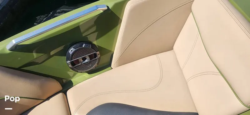 Slide: The Image of Mastercraft XT21 2022 - 12225495