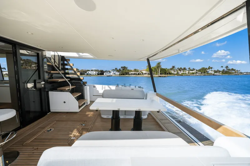 Slide: The Image of Azimut Magellano 60 2025 - 25