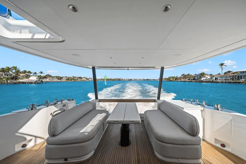 Slide: The Image of Azimut Magellano 60 2025 - 28