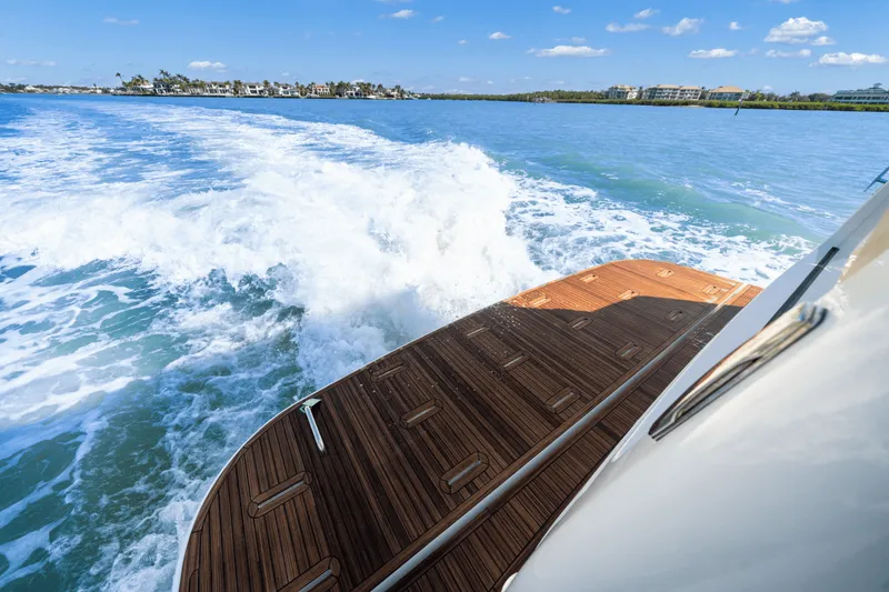 Slide: The Image of Azimut Magellano 60 2025 - 30