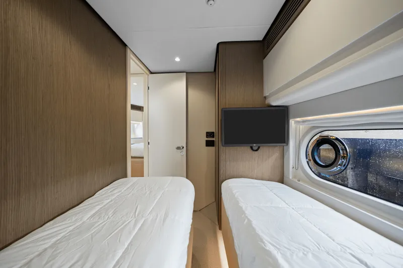 Slide: The Image of Azimut Magellano 60 2025 - 64