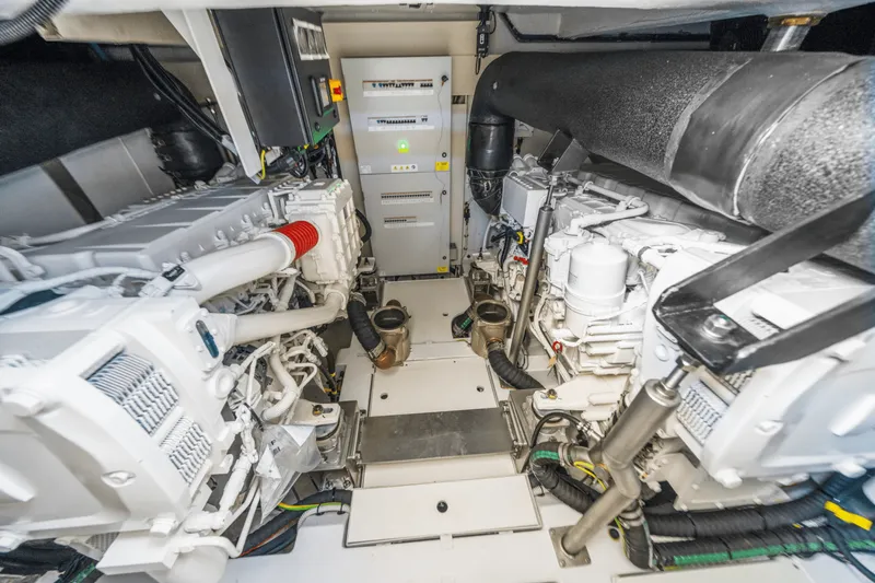 Slide: The Image of Azimut Magellano 60 2025 - 68