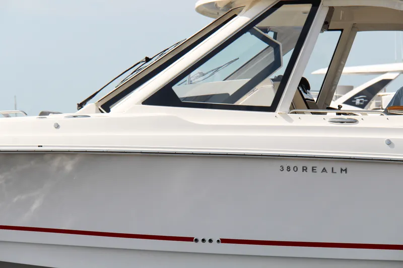 Slide: The Image of Boston Whaler 380 Realm 2025 - 10